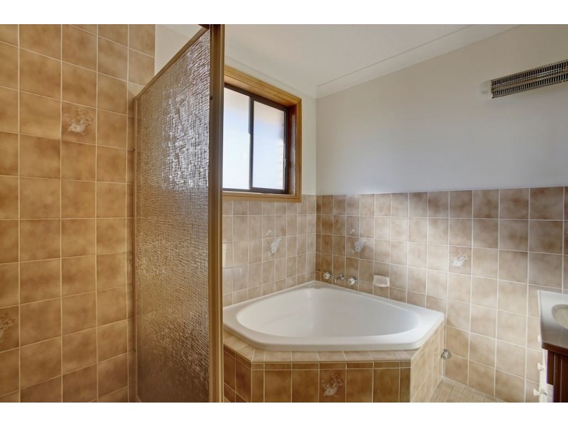 52 Cornelian Avenue, Eagle Vale NSW 2558