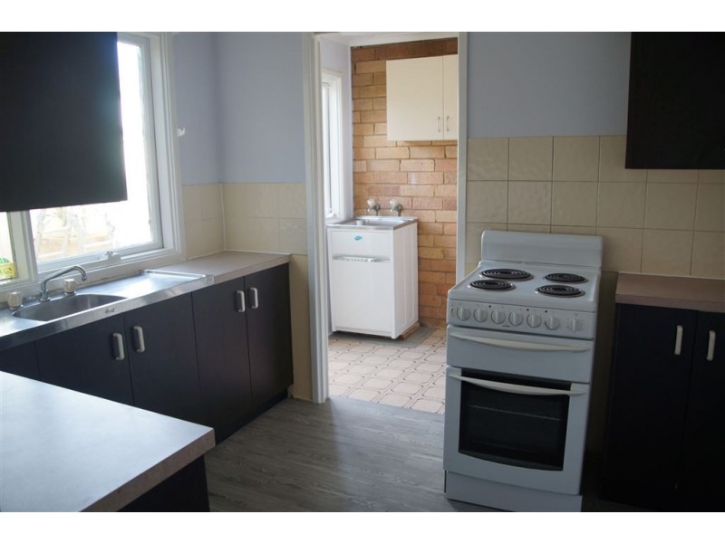 8 Green Lane, Bradbury NSW 2560