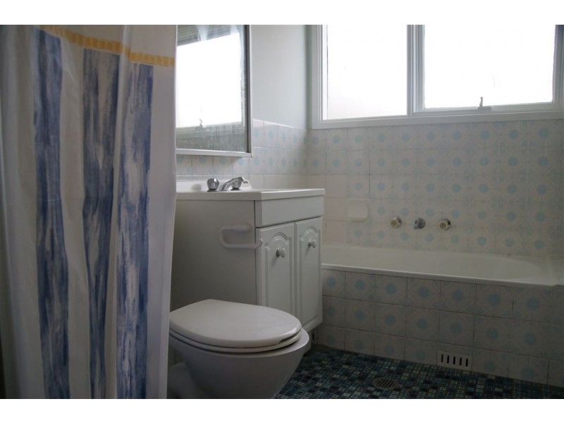 8 Green Lane, Bradbury NSW 2560