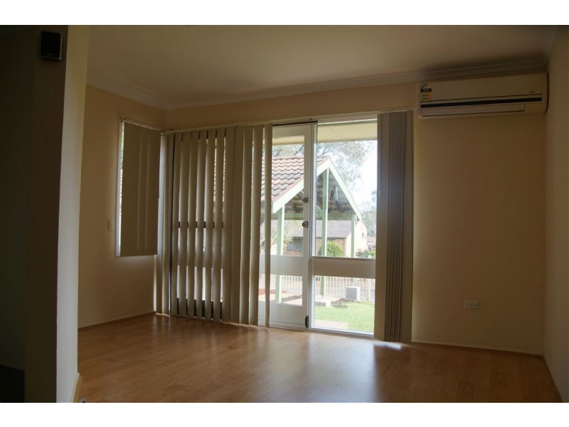 8 Green Lane, Bradbury NSW 2560