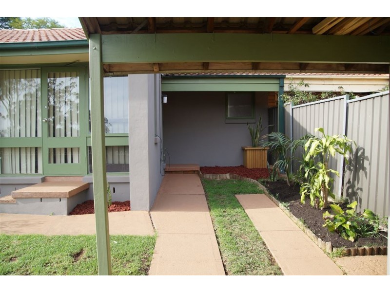 8 Green Lane, Bradbury NSW 2560