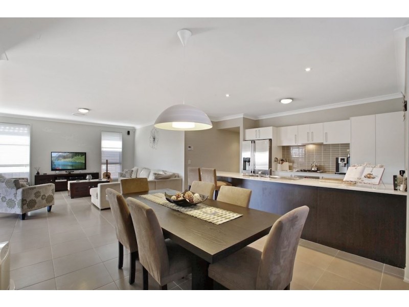 10 Greenhill Street, Spring Farm NSW 2570