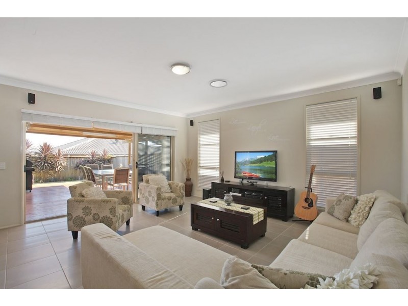 10 Greenhill Street, Spring Farm NSW 2570