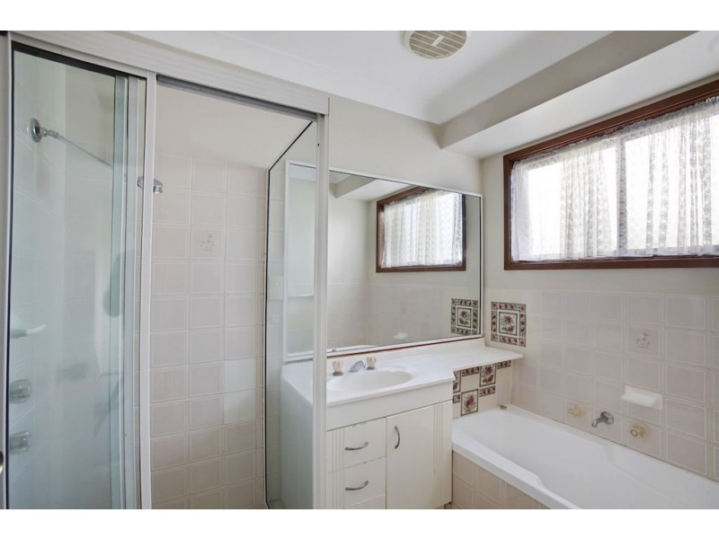 15 Vauxhall Place, Ingleburn NSW 2565