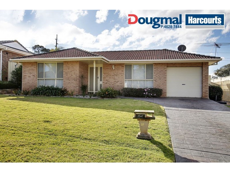 37 Balthasar Close, Rosemeadow NSW 2560