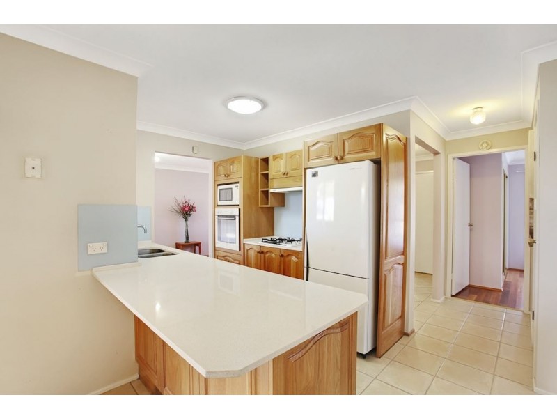 37 Balthasar Close, Rosemeadow NSW 2560