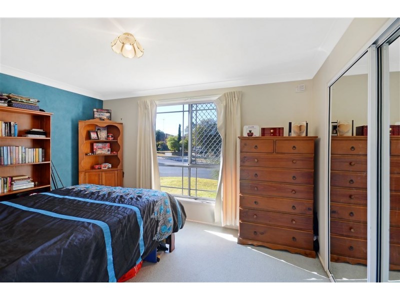42 Holborn Street, Ambarvale NSW 2560