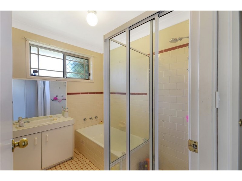 42 Holborn Street, Ambarvale NSW 2560