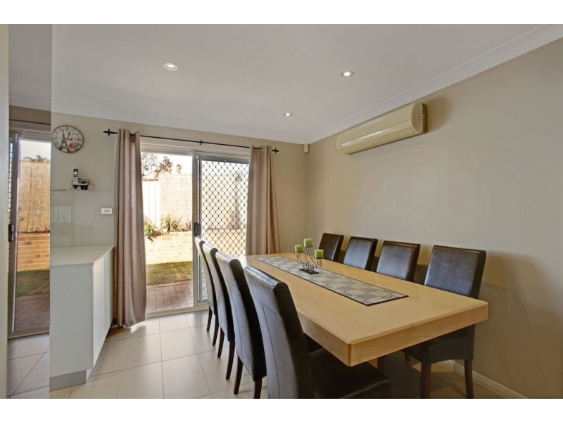 7 Gadshill Place, Rosemeadow NSW 2560