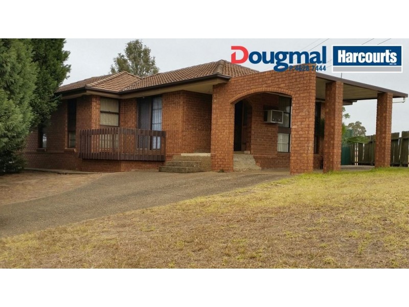 2 Karrabul Road, St Helens Park NSW 2560
