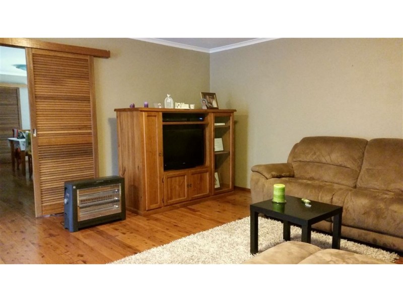 2 Karrabul Road, St Helens Park NSW 2560