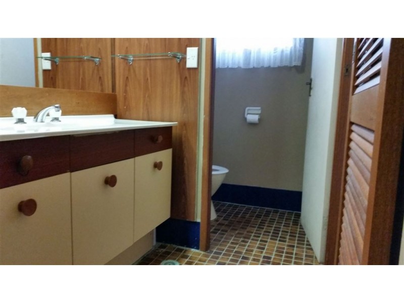 2 Karrabul Road, St Helens Park NSW 2560