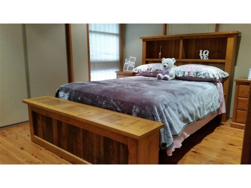 2 Karrabul Road, St Helens Park NSW 2560