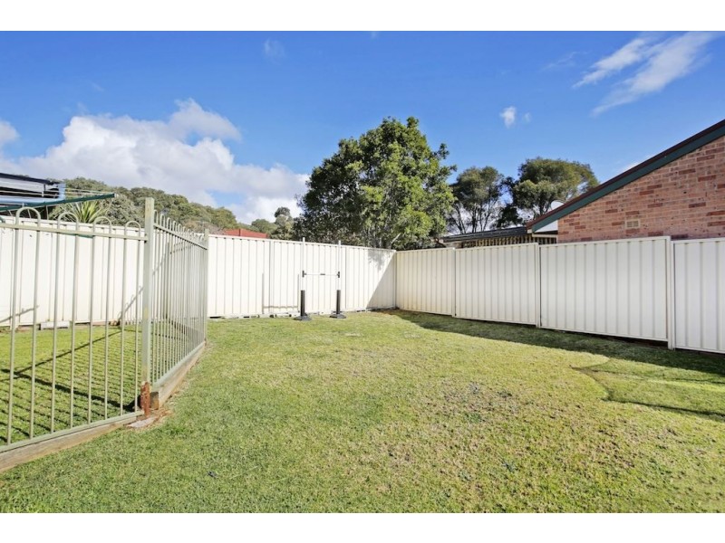 1 Mackillop Crescent, St Helens Park NSW 2560