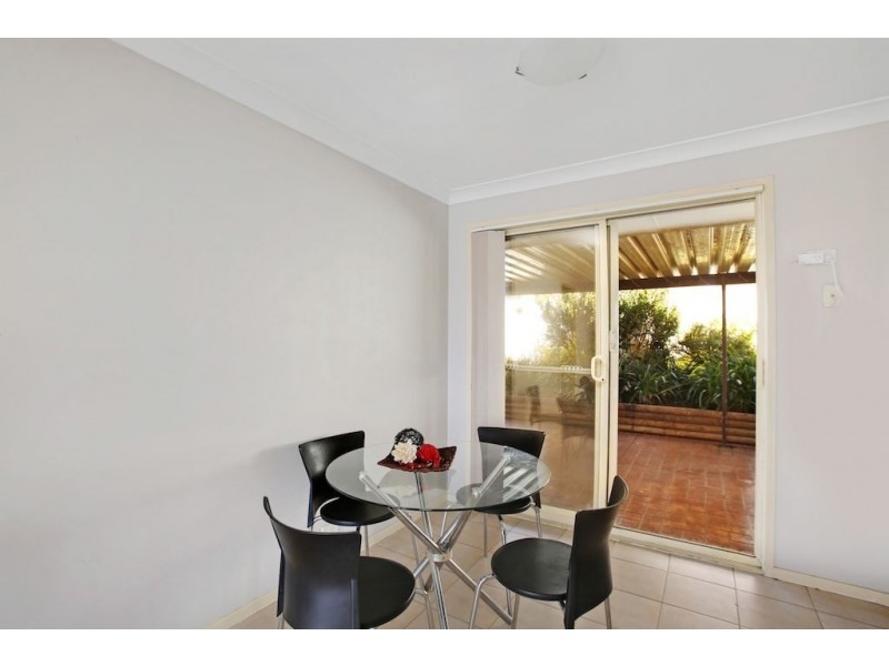 1 Mackillop Crescent, St Helens Park NSW 2560