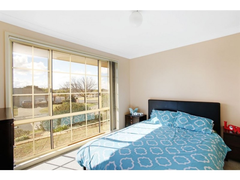 1 Mackillop Crescent, St Helens Park NSW 2560