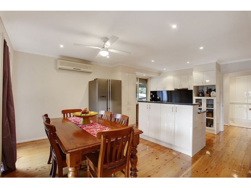 8 Fairlight Place, Woodbine NSW 2560