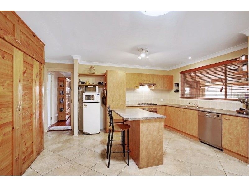 211 Englorie Park Drive, Glen Alpine NSW 2560