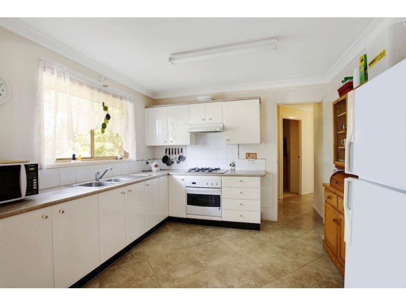 211 Englorie Park Drive, Glen Alpine NSW 2560