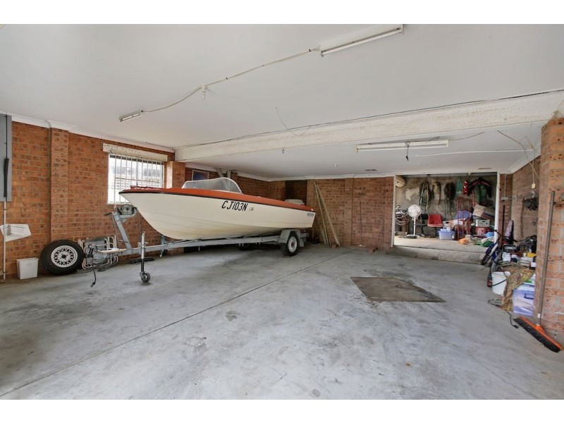 27 Zeolite Place, Eagle Vale NSW 2558