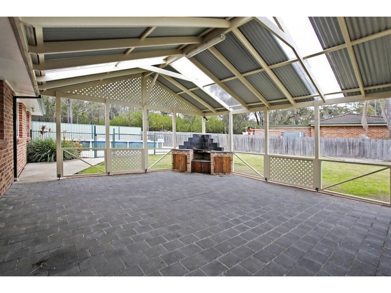 19 Briggs Place, St Helens Park NSW 2560