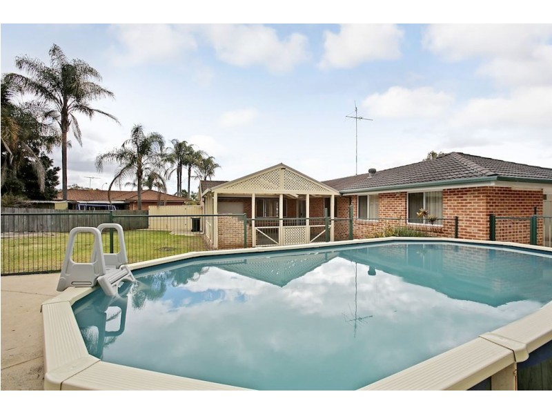 19 Briggs Place, St Helens Park NSW 2560