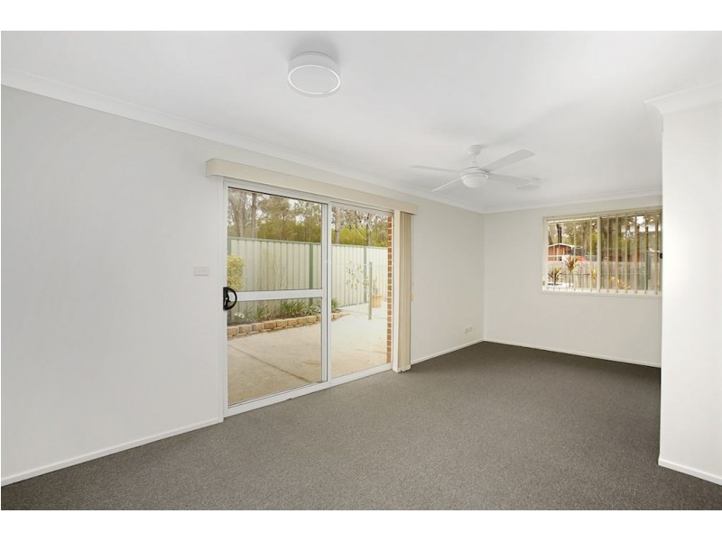 19 Briggs Place, St Helens Park NSW 2560