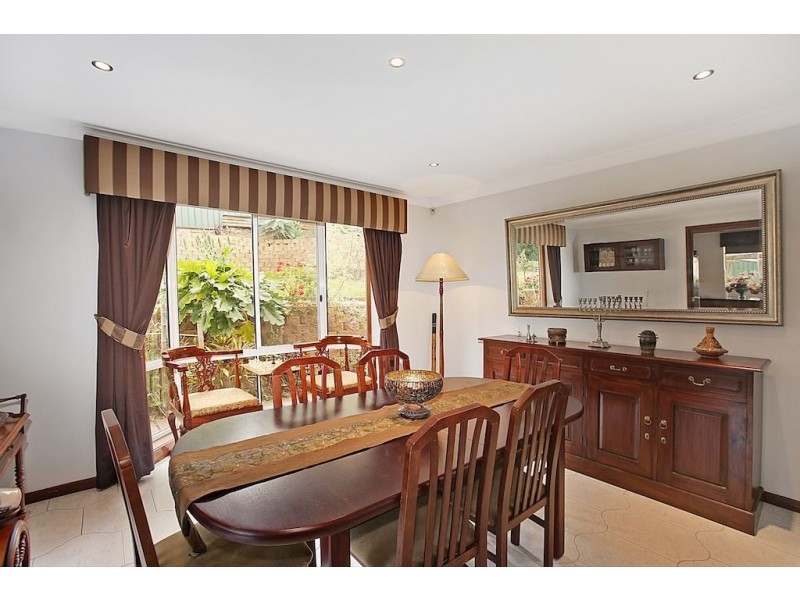 27 Mount Sugarloaf Drive, Glen Alpine NSW 2560
