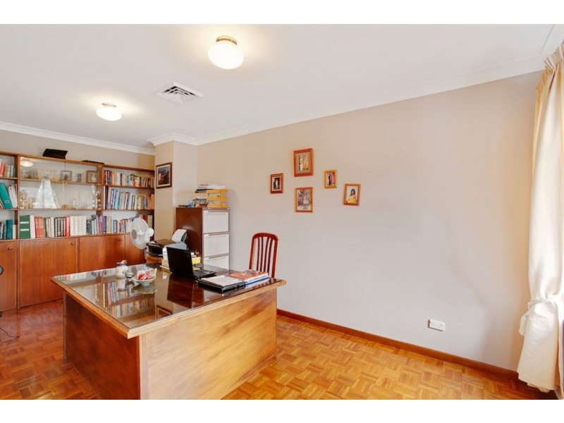 27 Mount Sugarloaf Drive, Glen Alpine NSW 2560