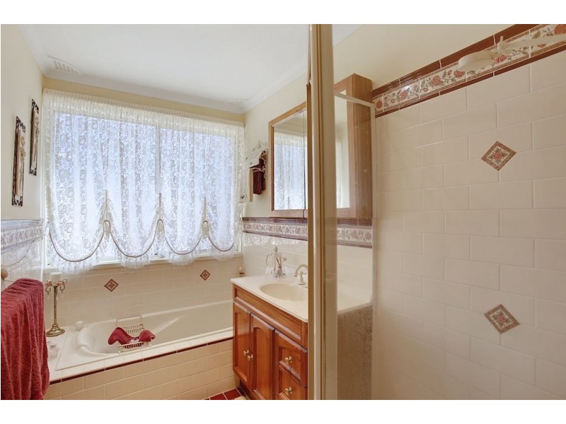 5 Menindee Avenue, Leumeah NSW 2560