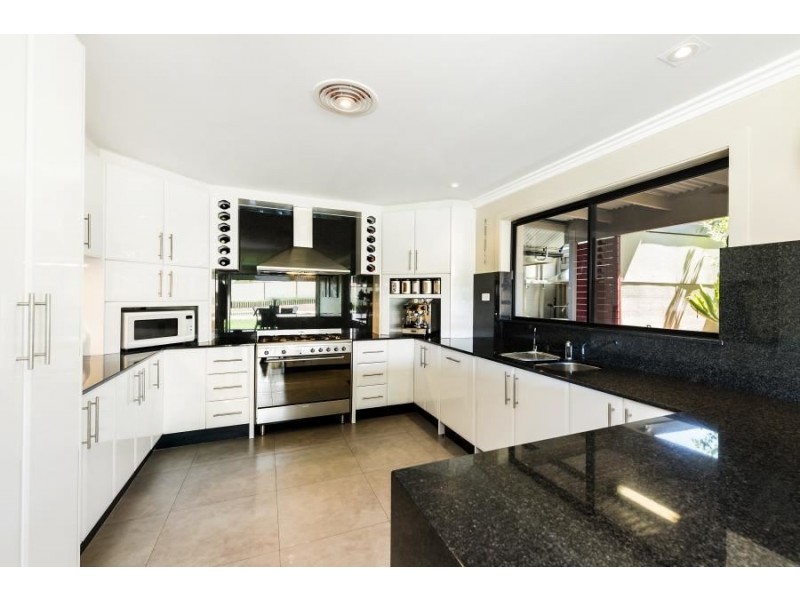 7 Miranda Place, Rosemeadow NSW 2560