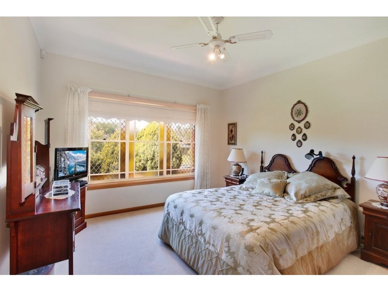 2 Mount Sugarloaf Drive, Glen Alpine NSW 2560