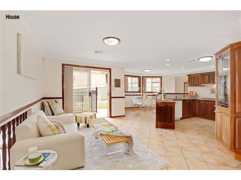 1 Strathmore Place, Glen Alpine NSW 2560