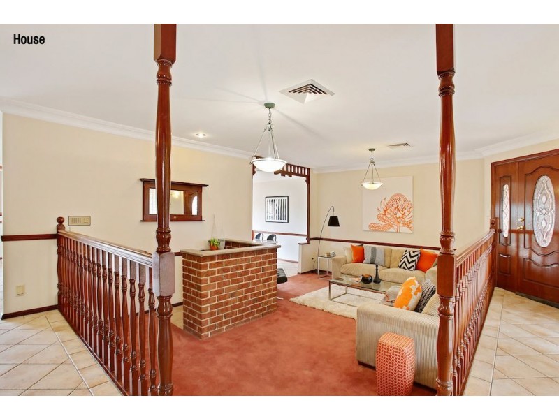 1 Strathmore Place, Glen Alpine NSW 2560