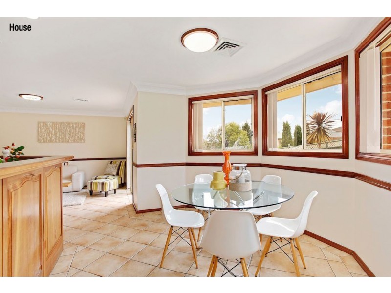 1 Strathmore Place, Glen Alpine NSW 2560