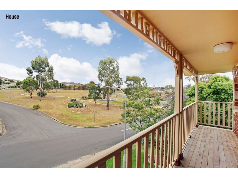 1 Strathmore Place, Glen Alpine NSW 2560