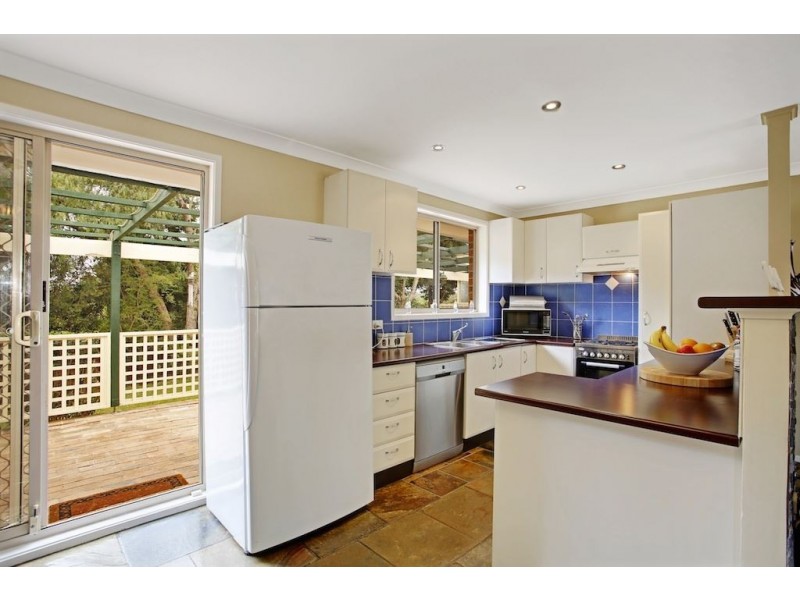 15 Archibald Crescent, Rosemeadow NSW 2560
