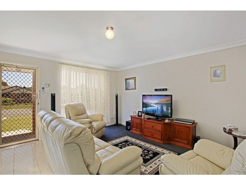 2/42 Francisco Crescent, Rosemeadow NSW 2560