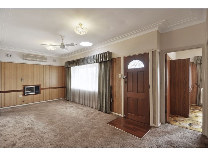 94 Lindesay Street, Campbelltown NSW 2560