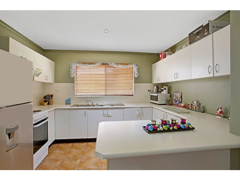 1/49 Diamontina Avenue, Kearns NSW 2558