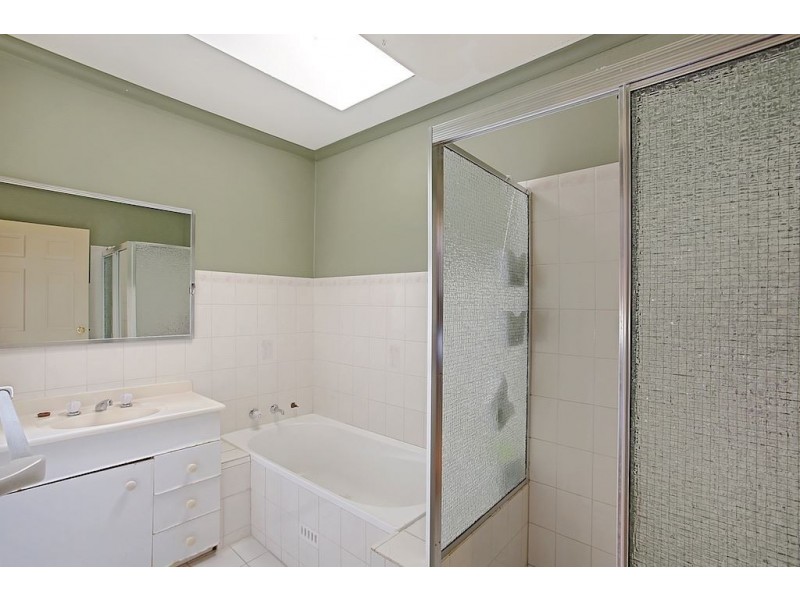 1/49 Diamontina Avenue, Kearns NSW 2558