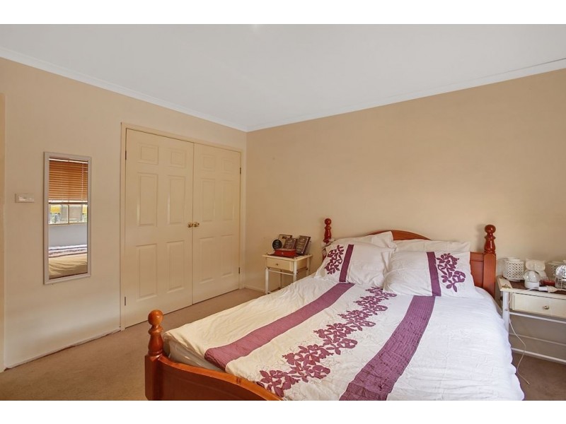 1/49 Diamontina Avenue, Kearns NSW 2558