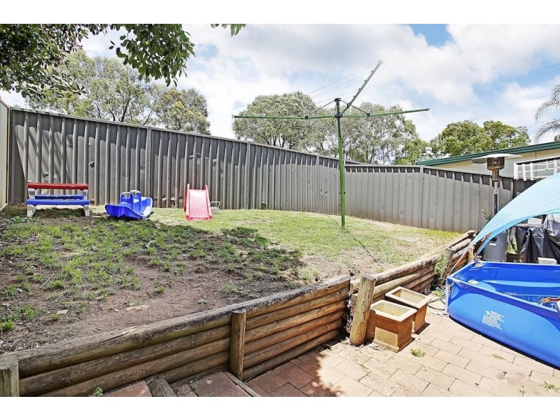 1/49 Diamontina Avenue, Kearns NSW 2558
