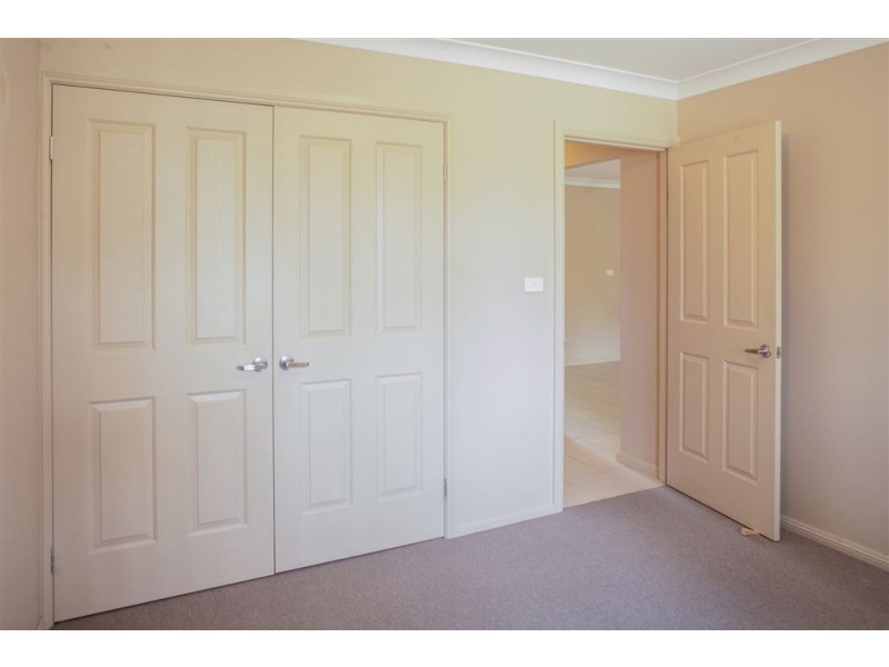 1A Edmund Place, Rosemeadow NSW 2560