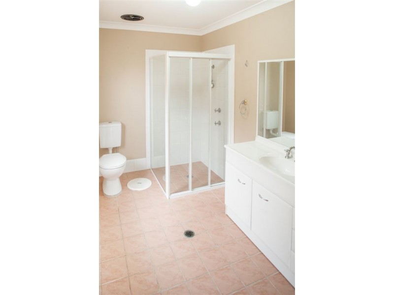 1A Edmund Place, Rosemeadow NSW 2560