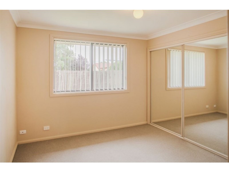 1A Edmund Place, Rosemeadow NSW 2560