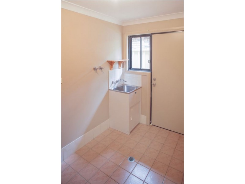 1A Edmund Place, Rosemeadow NSW 2560