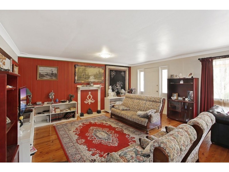 11 Borthwick Street, Minto NSW 2566