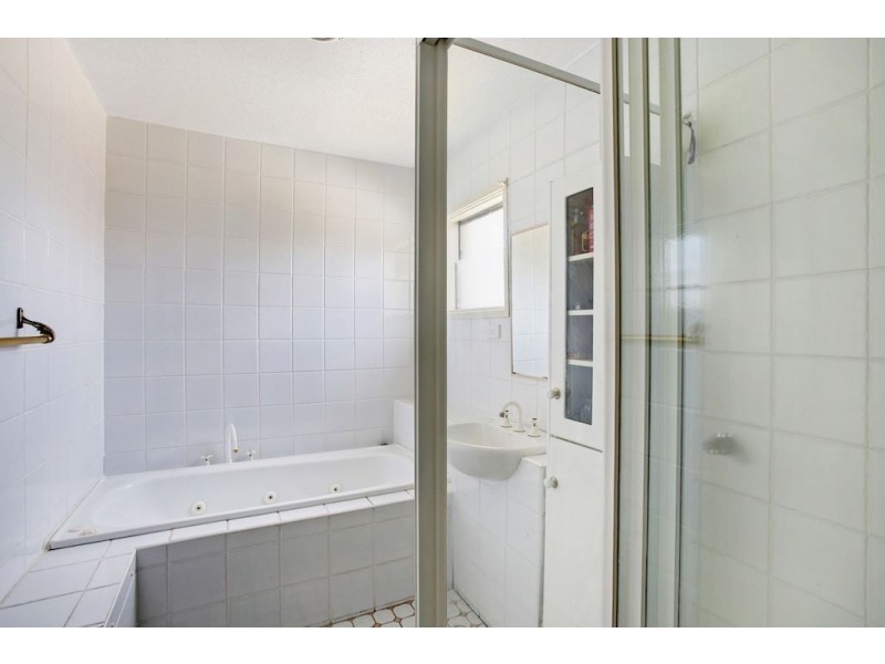 10 Wandarra Crescent, Bradbury NSW 2560