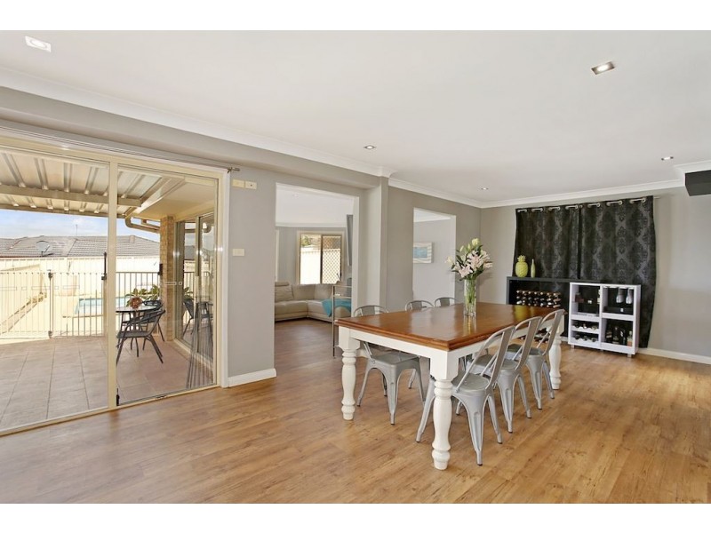 76 Crommelin Crescent, St Helens Park NSW 2560